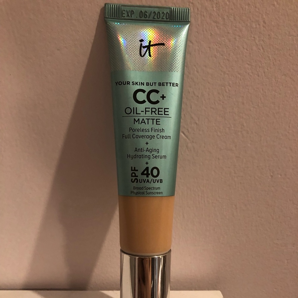 It Cosmetics CC+ Cream Oil-Free Matte Light Medium